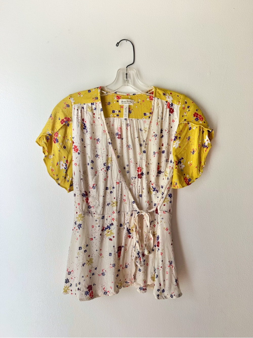 Anthropologie Meadow Rue Bon Voyage White Yellow Floral Wrap Flutter Blouse - XS